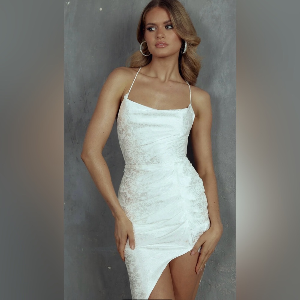NWT Selfie Leslie White ANNYA LACE-UP BACK MIDI DRESS Size S